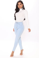 Supernatural High Rise Jeans - Light Blue Wash Ins Street